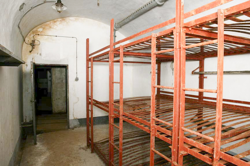 Ligne Maginot - SAPEY - (Ouvrage d'artillerie) - L'une des chambrées pour la troupe