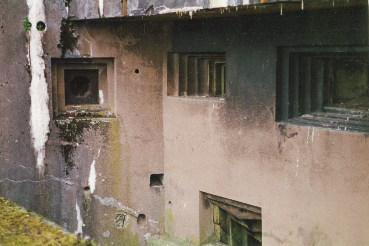 Ligne Maginot - BOIS de HOFFEN Ouest ( Casemate d'infanterie ) - 