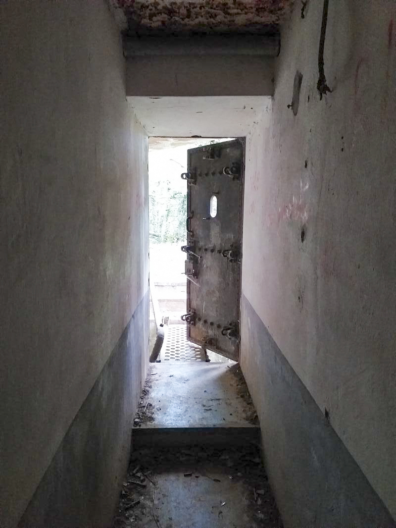 Ligne Maginot - BOIS de HOFFEN Ouest ( Casemate d'infanterie ) - Entrée depuis le couloir