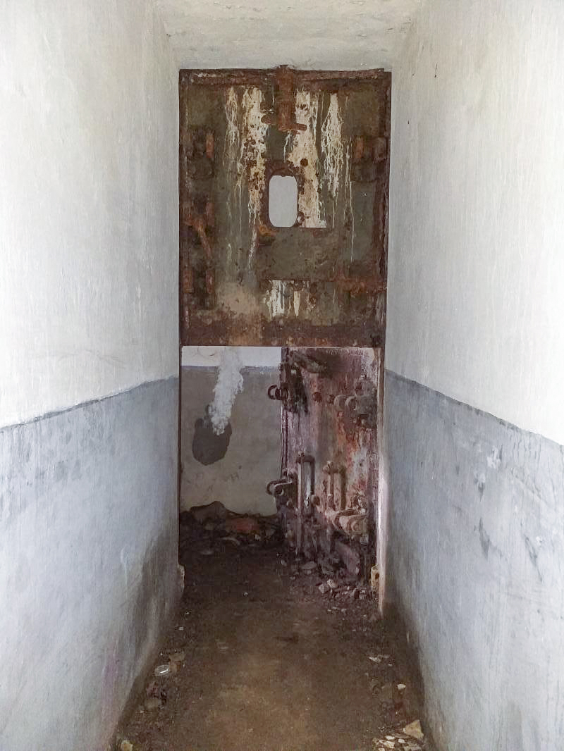 Ligne Maginot - BOIS de HOFFEN Ouest (Casemate d'infanterie) - Porte à deux vantaux de l'issue de secours