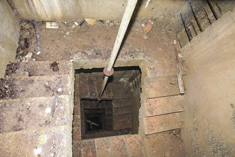 Ligne Maginot - Casemate de Hoffen Ouest - La cage d'escalier  dans les niveaux inférieurs
Elle est utilisée comme puits pour l'alimentation en eau de la casemate