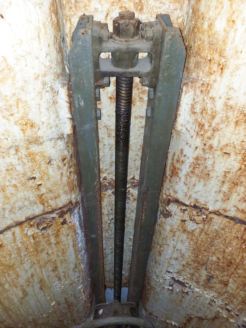Ligne Maginot - BOIS de HOFFEN Ouest (Casemate d'infanterie) - Vis sans fin du plancher mobile
