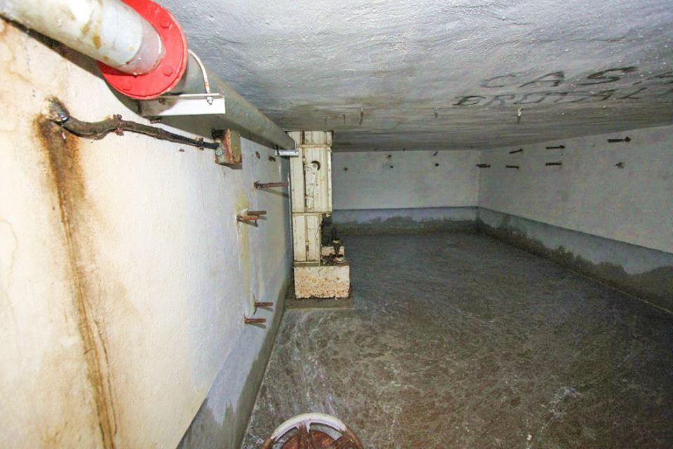 Ligne Maginot - BOIS de HOFFEN Ouest (Casemate d'infanterie) - Le magasin à munitions des mortiers situé en dessous de leur chambre de tir