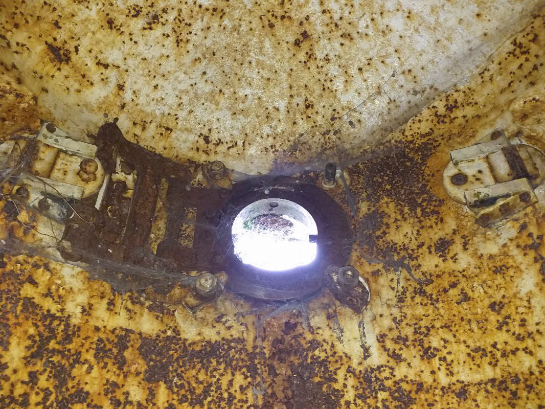 Ligne Maginot - BOIS de HOFFEN Ouest (Casemate d'infanterie) - Créneau de la cloche JM