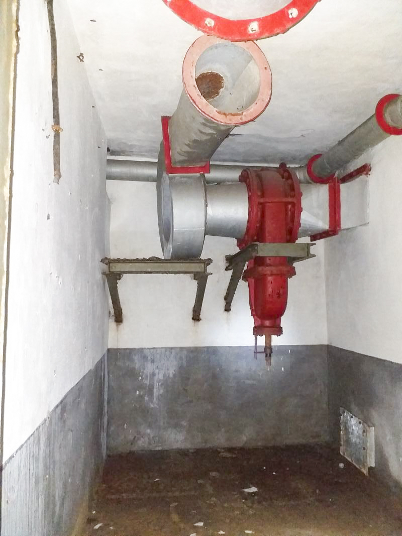 Ligne Maginot - BOIS de HOFFEN Ouest (Casemate d'infanterie) - Local du ventilateur principal air pur
