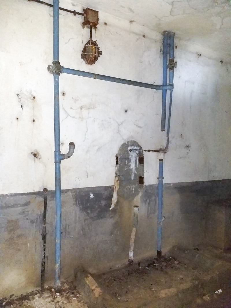 Ligne Maginot - BOIS DE HOFFEN OUEST - (Casemate d'infanterie) - Point d'eau sur le palier de l'étage inférieur