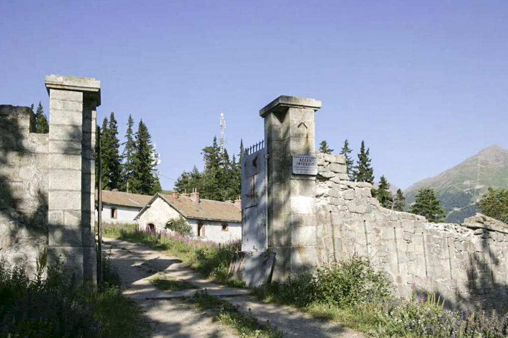 Ligne Maginot - SAPEY - (Casernement) - L'entrée du fort