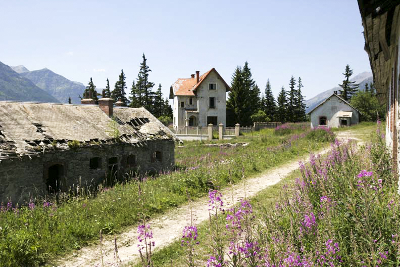 Ligne Maginot - SAPEY - (Casernement) - Les casernements extérieurs