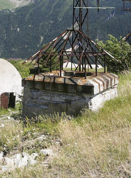 Ligne Maginot - SAPEY (30° DBAF ET 164° RAP) - (PC de Sous-Secteur) - Les puits de lumière éclairant la caserne