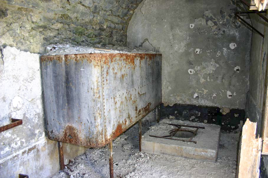 Ligne Maginot - SAPEY (30° DBAF ET 164° RAP) - (PC de Sous-Secteur) - Le puits alimentant l'ouvrage en eau