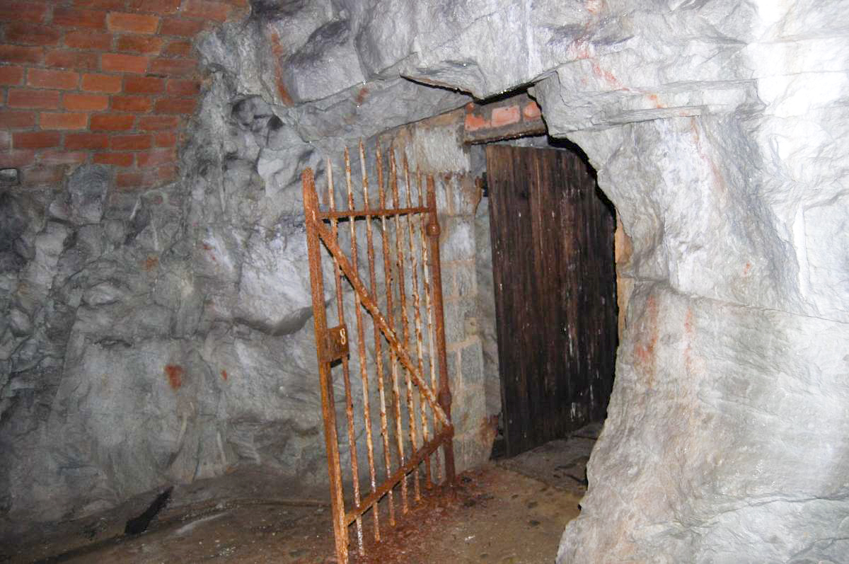 Ligne Maginot - SAPEY (REDOUTE DU) - (Position d'artillerie préparée) - Le magasin sous roc