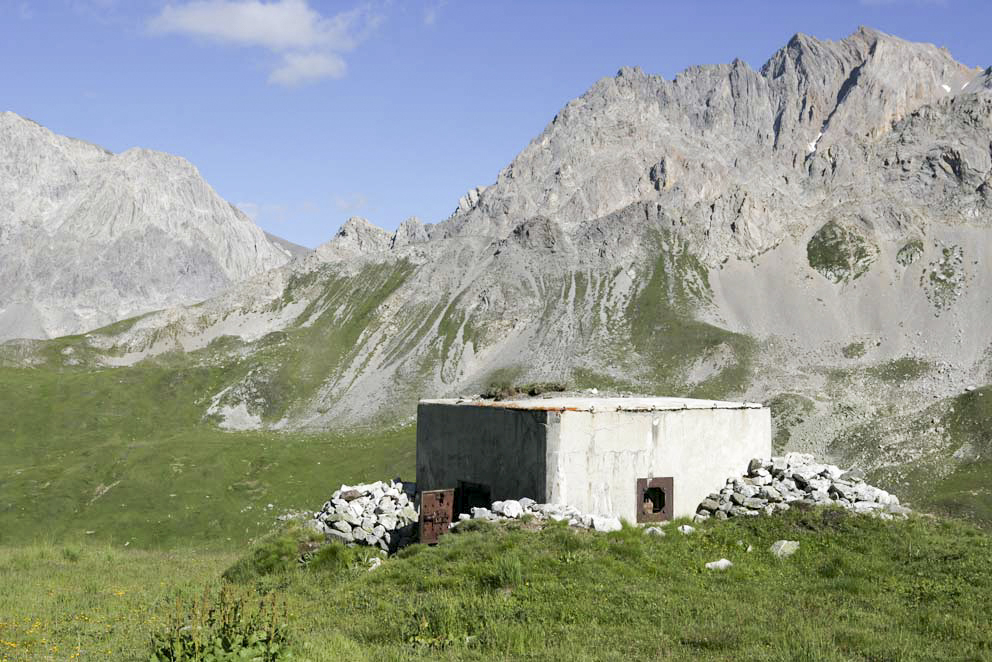 Ligne Maginot - VALLEE ETROITE - (Ouvrage d'infanterie) - Le bloc 2
Sortie de secours et créneau pour FM 24/29