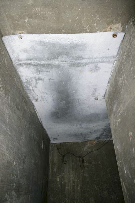 Ligne Maginot - VALLEE ETROITE - (Ouvrage d'infanterie) - Le magasin à grenade
Le plafond doublé par des plaques de tôle