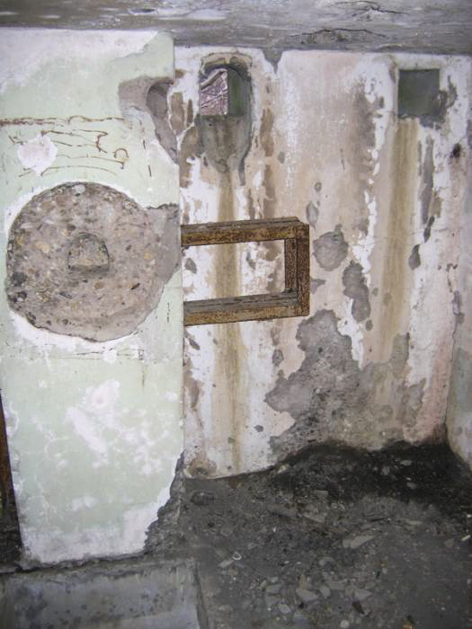 Ligne Maginot - EICHELFELD 1 - (Blockhaus pour arme infanterie) - L'emplacement du ventilateur