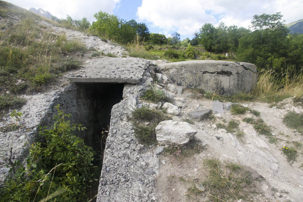 Ligne Maginot - B8B - LA PORTE 2 - (Blockhaus pour arme infanterie) - L'entrée