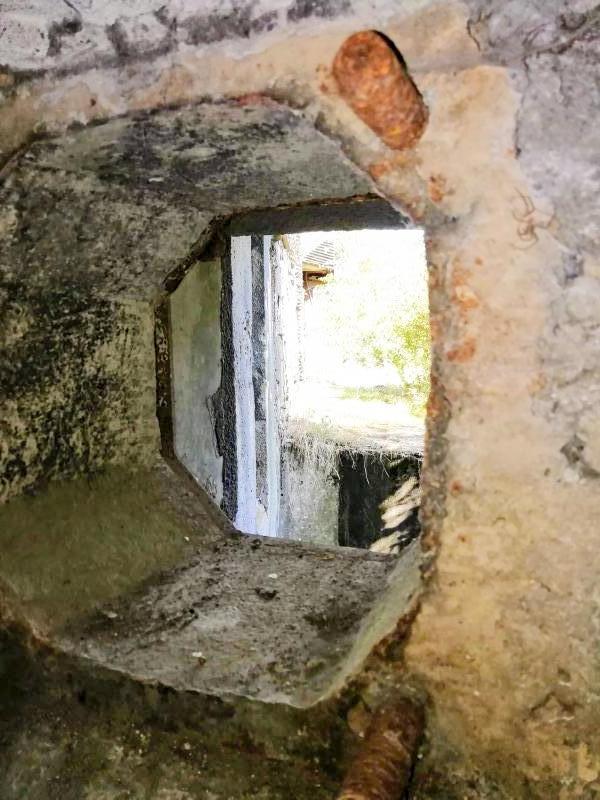 Ligne Maginot - WELSCHHOF - (Ouvrage d'infanterie) - Bloc 3
Vue vers l’extérieur d'un créneau 