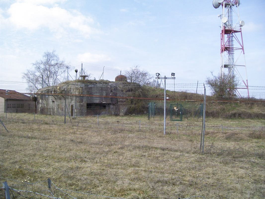 Ligne Maginot - BINING - (Casemate d'infanterie) - 