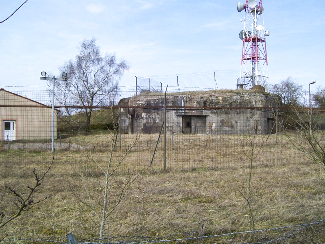 Ligne Maginot - BINING - (Casemate d'infanterie) - 