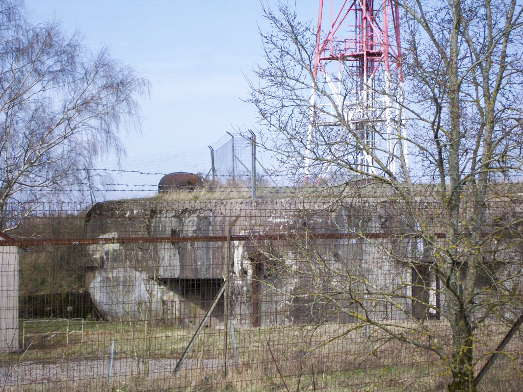 Ligne Maginot - BINING - (Casemate d'infanterie) - 