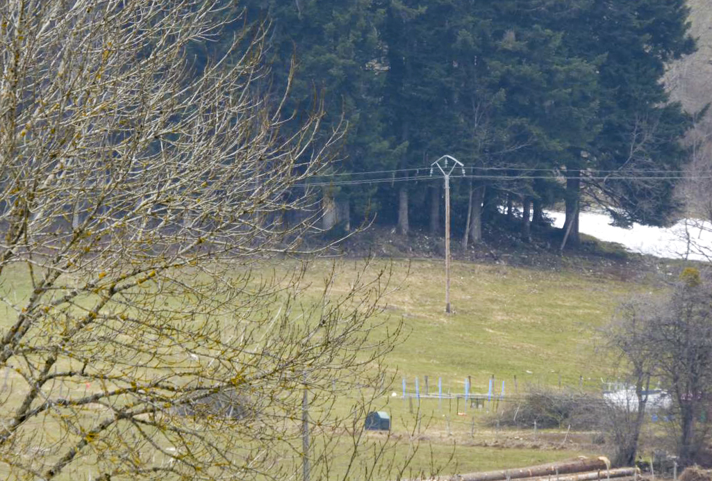 Ligne Maginot - LES CHAZEAUX EST - (Blockhaus de type indeterminé) - Vue vers les CHAZEAUX Ouest - François VILLARS