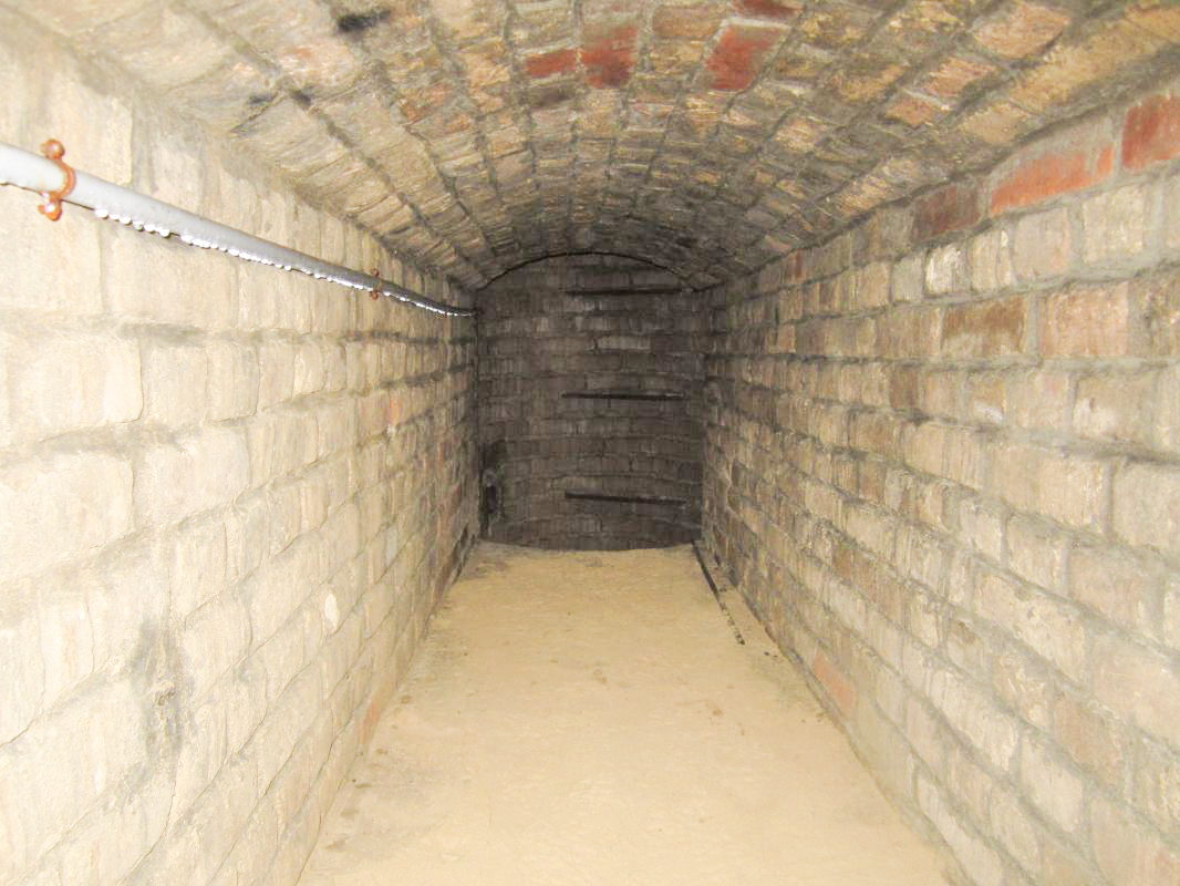 Ligne Maginot - I12 - (Abri) - Galerie donnant accès au puits
