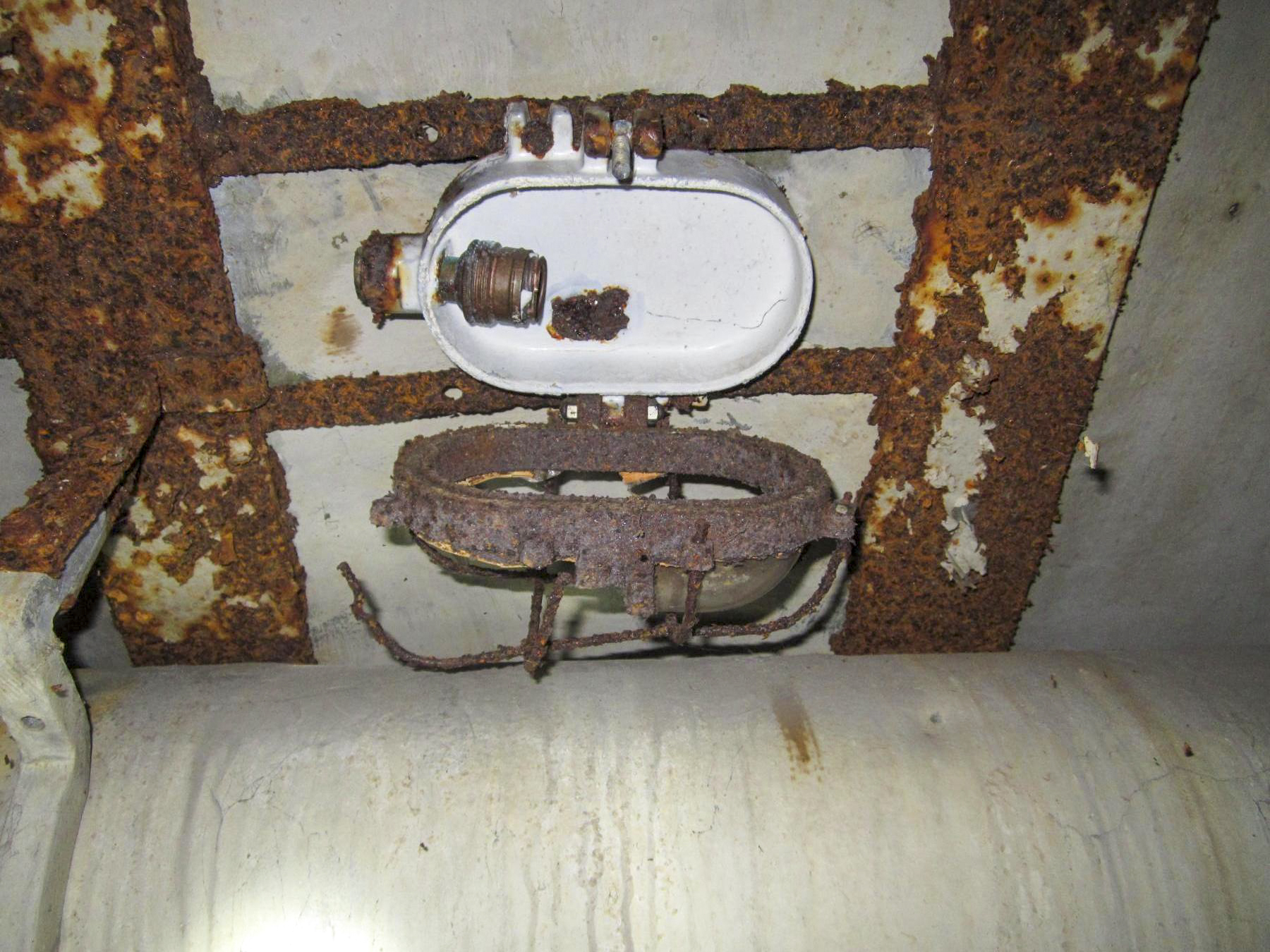 Ligne Maginot - DUCROT EST - (Casemate d'artillerie) - Local à munitions