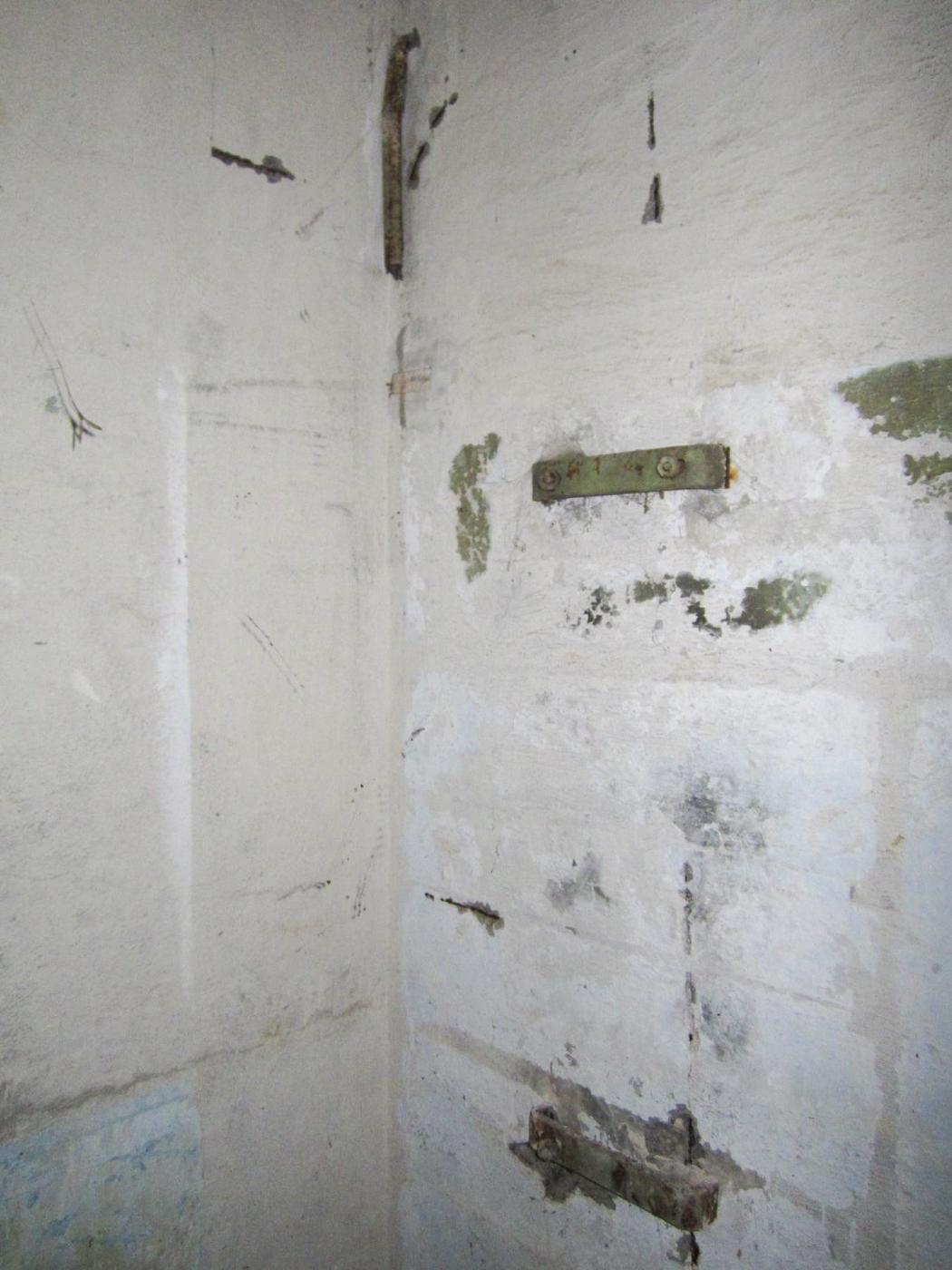 Ligne Maginot - DUCROT EST - (Casemate d'artillerie) - Local à munitions - support