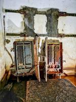Ligne Maginot - B3 - (Chambre de coupure) - Les deux boîtiers répartiteurs TM-32, modernisés après-guerre, ouverts.
