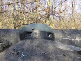 Ligne Maginot - SCHOENENBOURG - (Ouvrage d'artillerie) - Entrée des hommes
Détail des cloches. Vue de détail montrant l'encastrement des cloches dans le béton lors de la réfection de l'entrée. Cette disposition les rend moins vulnérables