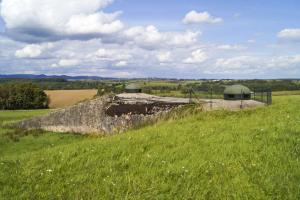 Ligne Maginot - SCHOENENBOURG - (Ouvrage d'artillerie) - Bloc 1
Casemate d'infanterie (jumelages de mitrailleuses Reibel, canon Antichar de 47mm, créneau FM et cloche GFM)