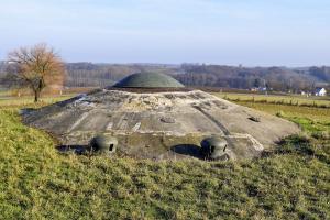Ligne Maginot - SCHOENENBOURG - (Ouvrage d'artillerie) - Bloc 2
Tourelle de mitrailleuses éclipsée