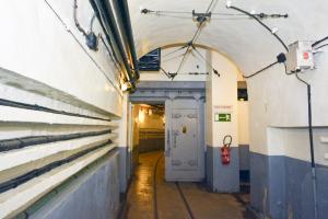 Ligne Maginot - SCHOENENBOURG - (Ouvrage d'artillerie) - Bas de l'entrée munitions
Porte blindée vue coté ouvrage