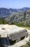 Ligne Maginot - MONTE GROSSO (MG) - E02 - (Ouvrage d'artillerie) - Bloc 4
Face nord-est (gauche).
Créneaux de mortier de 81 mm en fossé
Années 1980