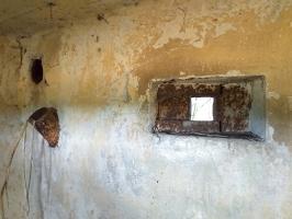 Ligne Maginot - BUCHHOLZERBERG Est ( Blockhaus pour arme infanterie ) - Créneau de défense rapprochée arrière et goulotte à grenades