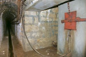 Ligne Maginot - BOIS d'ESCHERANGE - X3 (Quartier Kanfen - I/169°RIF) ( Abri ) - L'égout visitable
Entrée de câble