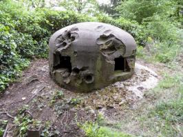 Ligne Maginot - HOFFEN ( Casemate d'infanterie ) - La cloche GFM labourée par les PAK allemands