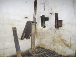 Ligne Maginot - I5 - (Chambre de coupure) - Reste de banquette et tablette