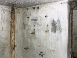 Ligne Maginot - IP4 - (Chambre de coupure) - Emplacement d'une tablette rabattante et de matériels non définis