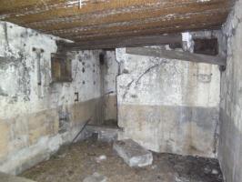 Ligne Maginot - Casemate de la Seltz (ou du Seltzbach) - Chambre de tir sud-est, créneau JM et canon de 37