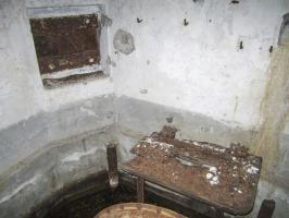 Ligne Maginot - BOIS DE RITTERSHOFFEN 4 - (Casemate d'infanterie - Simple) - Créneau FM de l'entrée et tablette rabattable