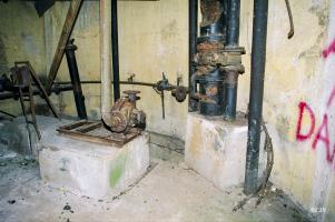Ligne Maginot - BAN SAINT JEAN - (Camp de sureté) - Château d'eau (R1)
Pompe