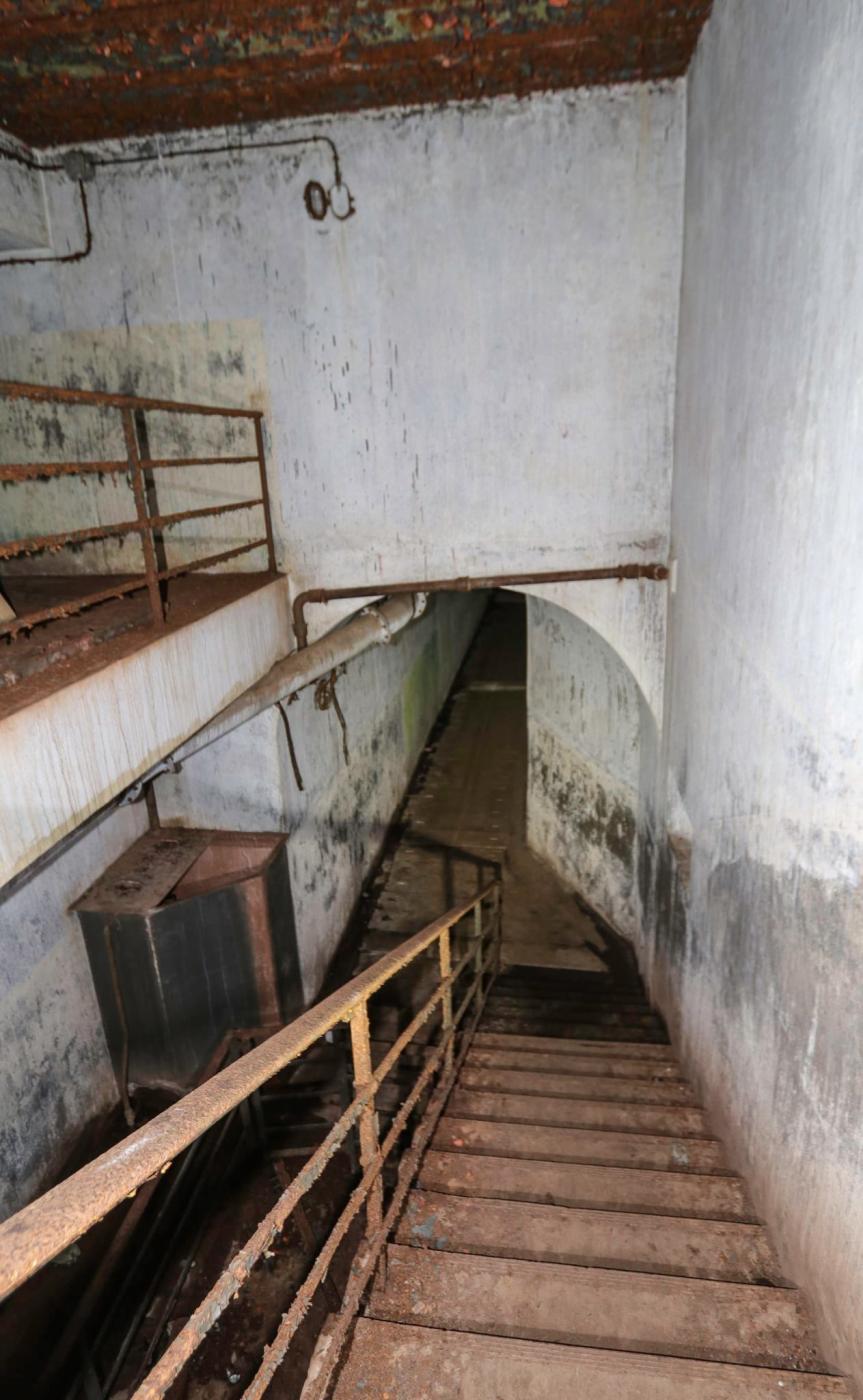 Ligne Maginot - FROHMUHL (PC DU QUARTIER KAPELLENHOF - II/153° RIF) - (Abri) - Coffre d'entrée Ouest
Le bas de la cage d'escaliers - Philippe EVA