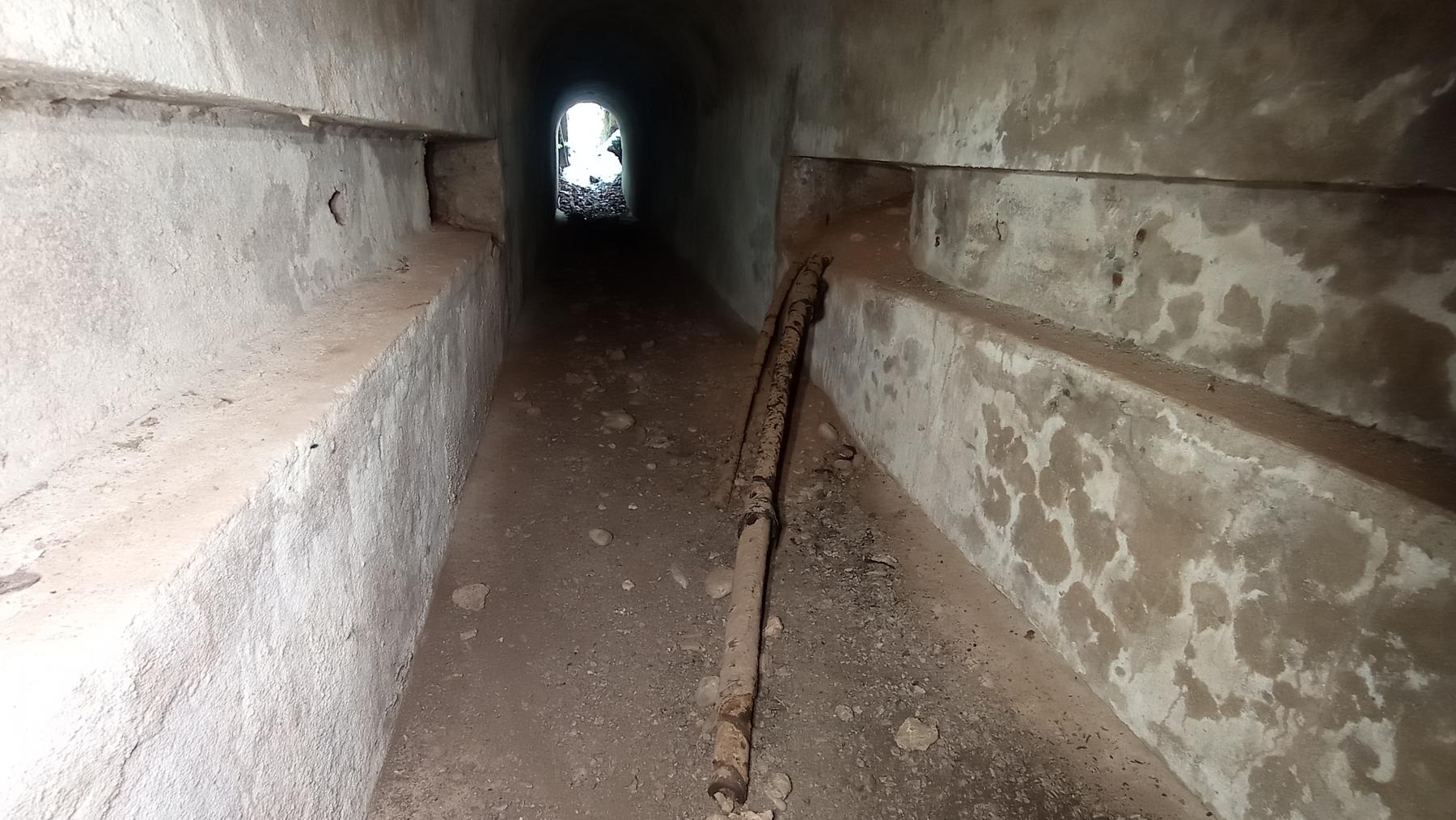 Ligne Maginot - FROHMUHL (PC DU QUARTIER KAPELLENHOF - II/153° RIF) - (Abri) - Entrée du câble téléphonique à partir de l'évacuation de l'égout 