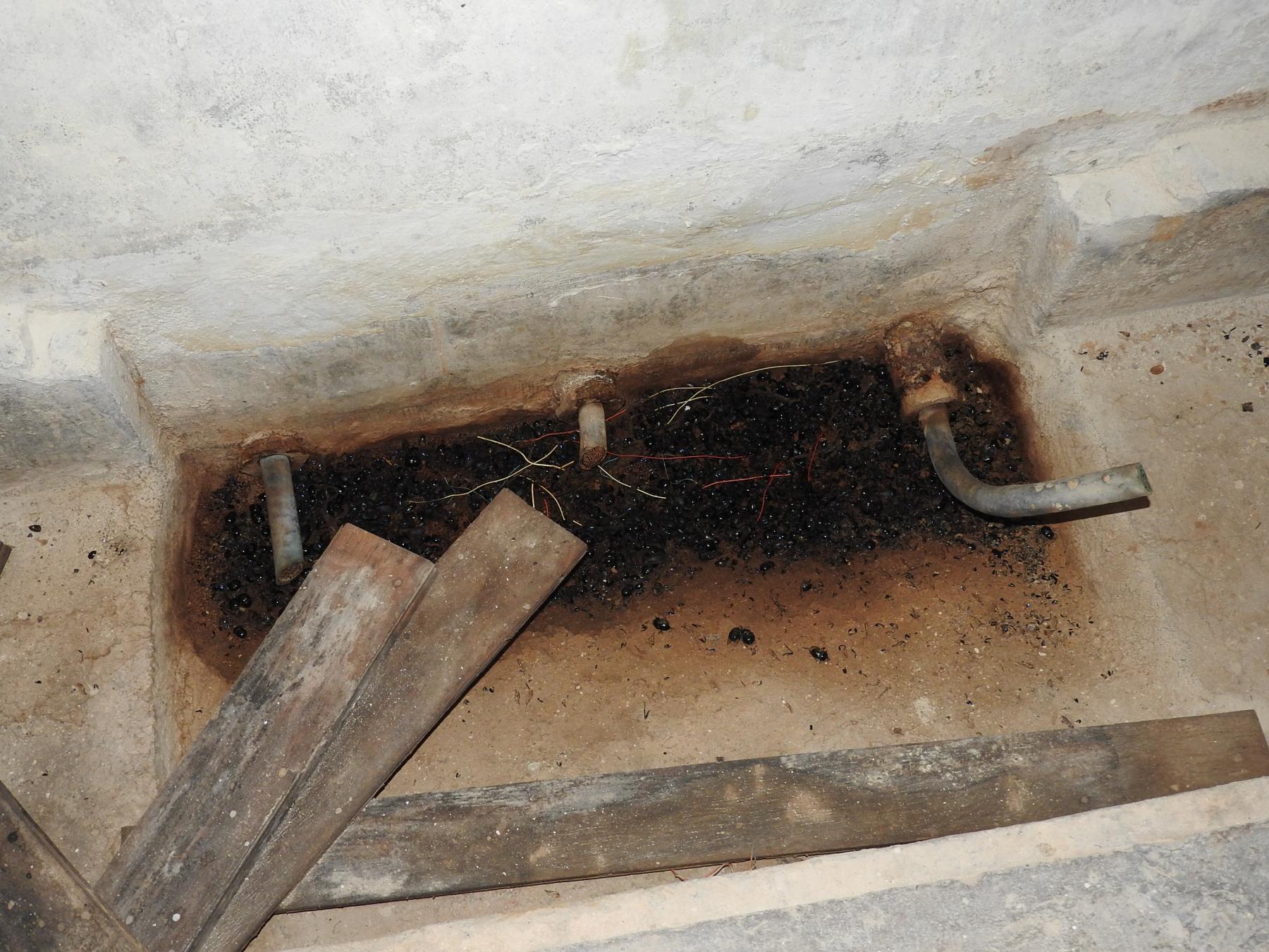 Ligne Maginot - C1 - (Chambre de coupure) - L'entrée des câbles