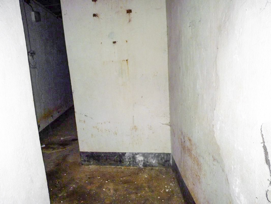 Ligne Maginot - PETERSBERG - X4 - (Abri actif) - Entrée du bloc bas