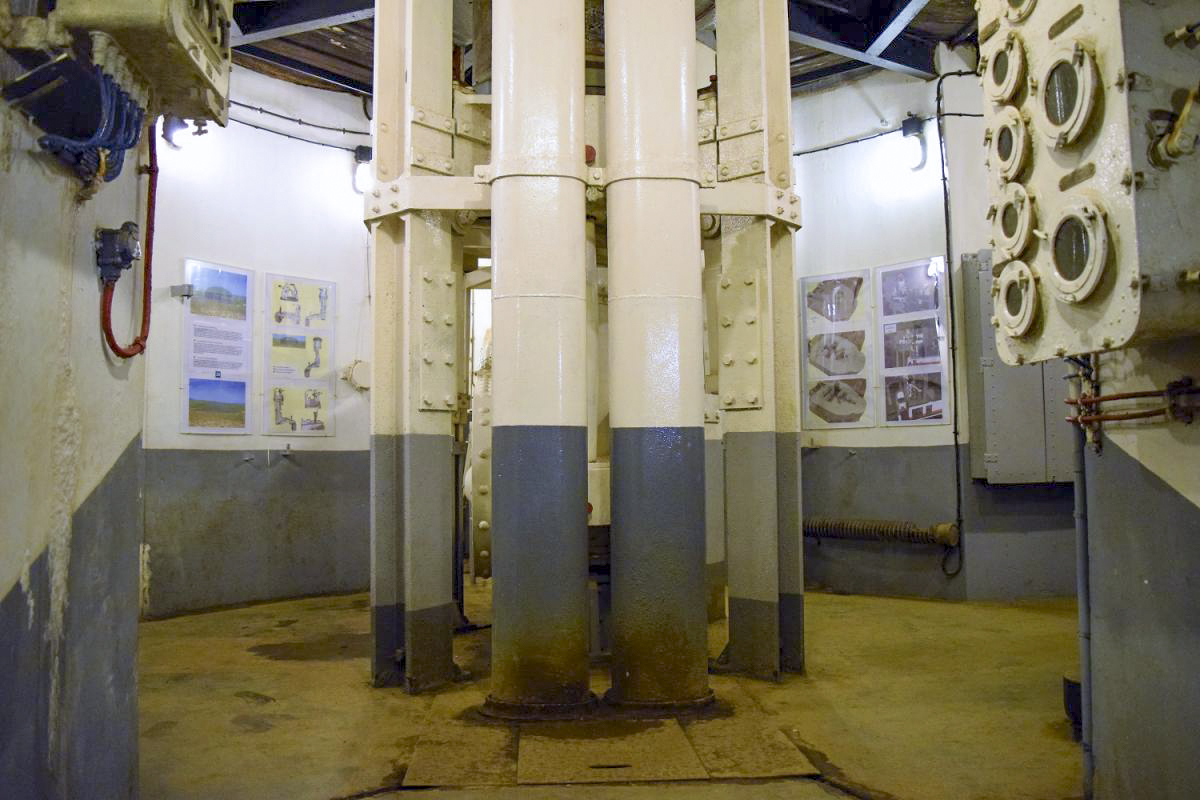 Ligne Maginot - SCHOENENBOURG - (Ouvrage d'artillerie) - Bloc 3
Tourelle 75/32 étage inférieur