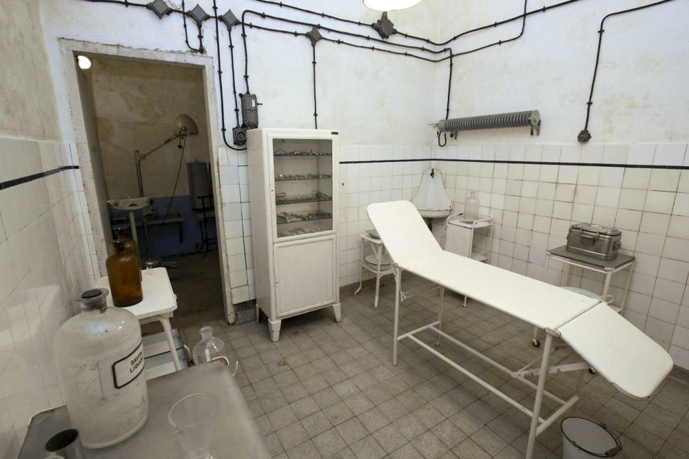 Ligne Maginot - SCHOENENBOURG - (Ouvrage d'artillerie) - L'infirmerie de l'ouvrage
Salle d'opération et de soins