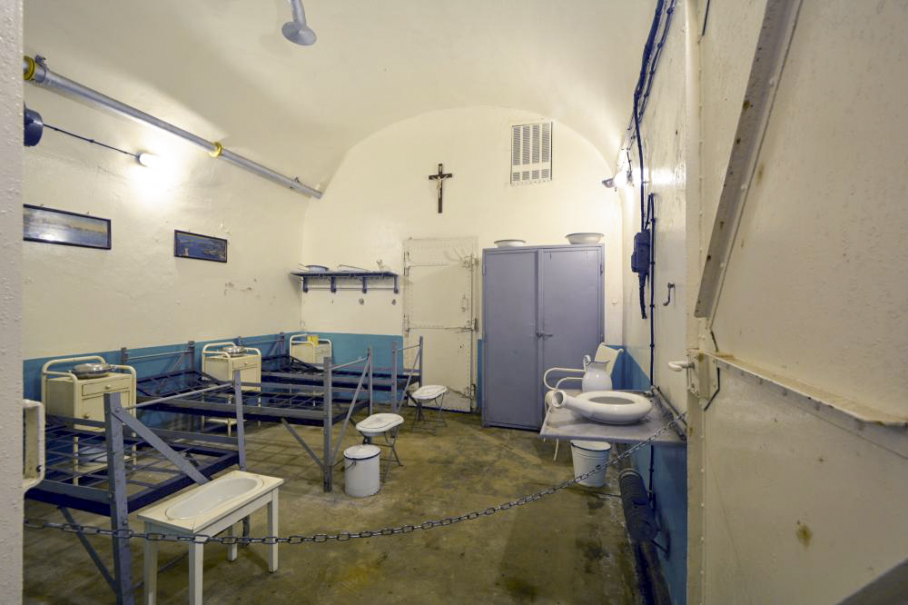 Ligne Maginot - SCHOENENBOURG - (Ouvrage d'artillerie) - Casernement - Infirmerie
Chambre de malades