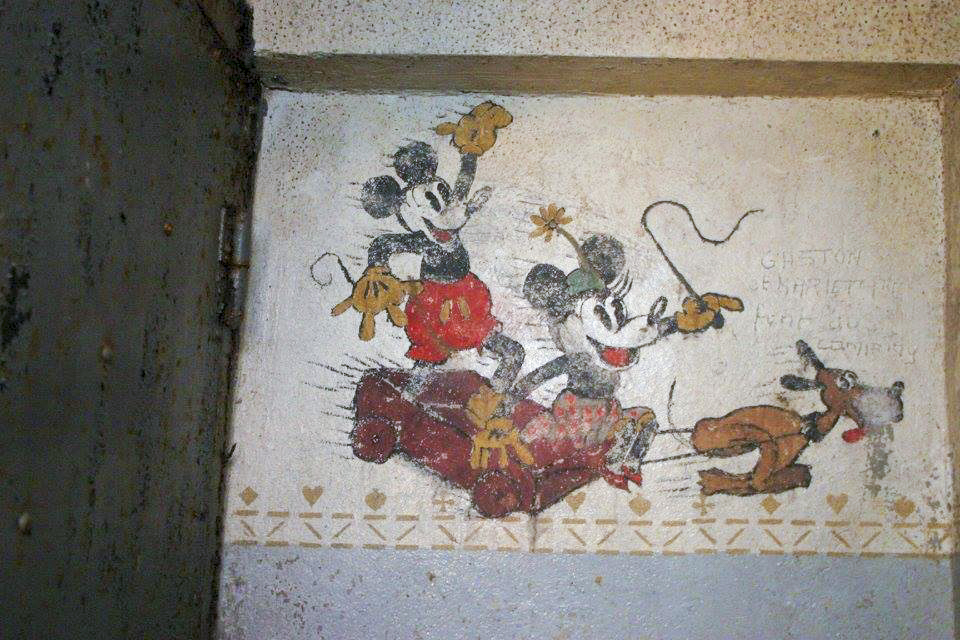 Ligne Maginot - SCHOENENBOURG - (Ouvrage d'artillerie) - Bloc 5
Peintures murales et graffitis dans les locaux de l'ouvrage