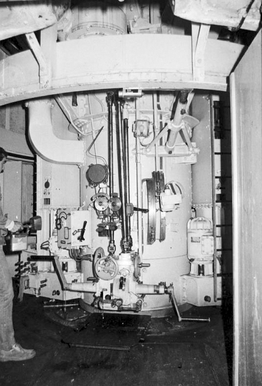 Ligne Maginot - MONTE GROSSO (MG) - E02 - (Ouvrage d'artillerie) - Bloc 5
Poste de pointage de la tourelle de 75mm